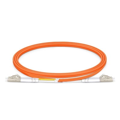 สายเคเบิลใยแก้วนำแสงพลาสติก Simplex พร้อมขั้วต่อ FC ST LC SC สำหรับการเชื่อมต่อที่รวดเร็วในเครือข่ายโทรคมนาคมและอีเธอร์เน็ต