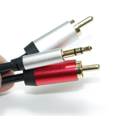 สายสัญญาณเสียงดิจิตอล 3.5 มม. 2/1 สีดำ PVC สีขาวอลูมิเนียมชุบสีแดง Golden Connector สำหรับเครื่องเสียงรถยนต์