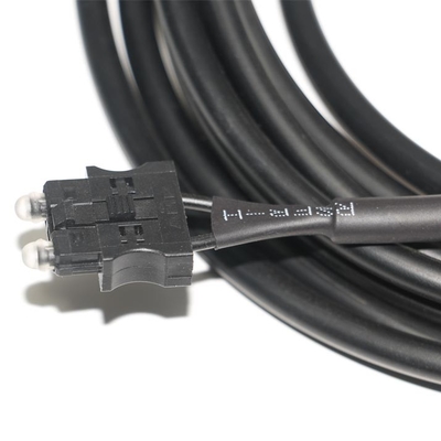 สายเคเบิลใยแก้วนำแสงเซอร์โว 180dB/Km OD4.0 สายเคเบิลสีดำสำหรับการทดสอบอุปกรณ์ ตัวเชื่อมต่อเครื่องจักร ระบบเซอร์โว