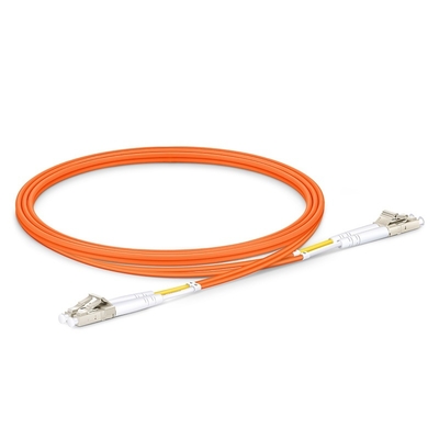สายเคเบิลใยแก้วนำแสงพลาสติก Simplex พร้อมขั้วต่อ FC ST LC SC สำหรับการเชื่อมต่อที่รวดเร็วในเครือข่ายโทรคมนาคมและอีเธอร์เน็ต