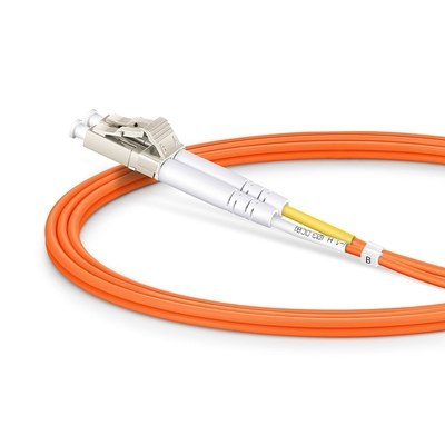 สายเคเบิลใยแก้วนำแสงพลาสติก Simplex พร้อมขั้วต่อ FC ST LC SC สำหรับการเชื่อมต่อที่รวดเร็วในเครือข่ายโทรคมนาคมและอีเธอร์เน็ต
